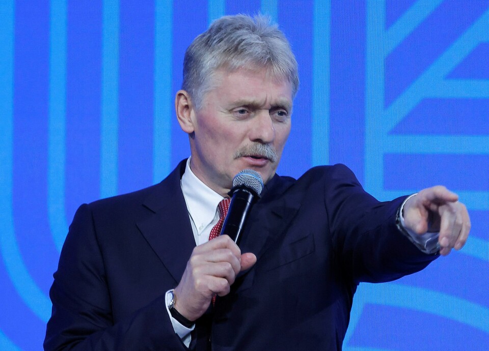 Vladimir Putins talsmann Dmitrij Peskov fyrer stadig løs mot Vesten i mediene. Kremlin spokesman Dmitry Peskov attends a press conference of Russian President Vladimir Putin speaks at the BRICS summit in Kazan, Russia October 24, 2024. REUTERS/Maxim Shemetov