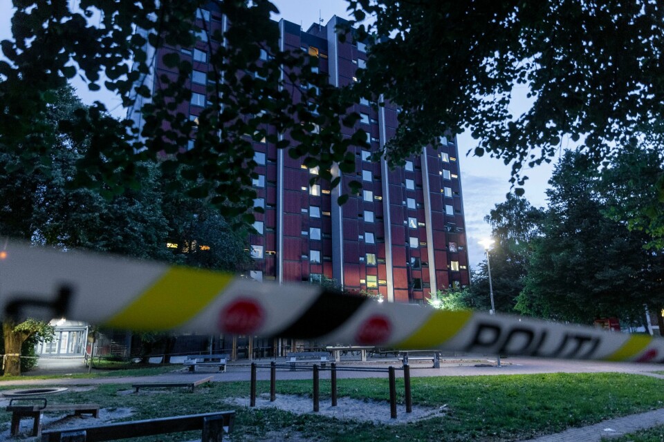 I denne blokka på Sandaker ble de to mennene funnet døde i hver sin leilighet i fjor sommer. Begge drapene skjedde i denne blokka. Foto: Frederik Ringnes / NTB