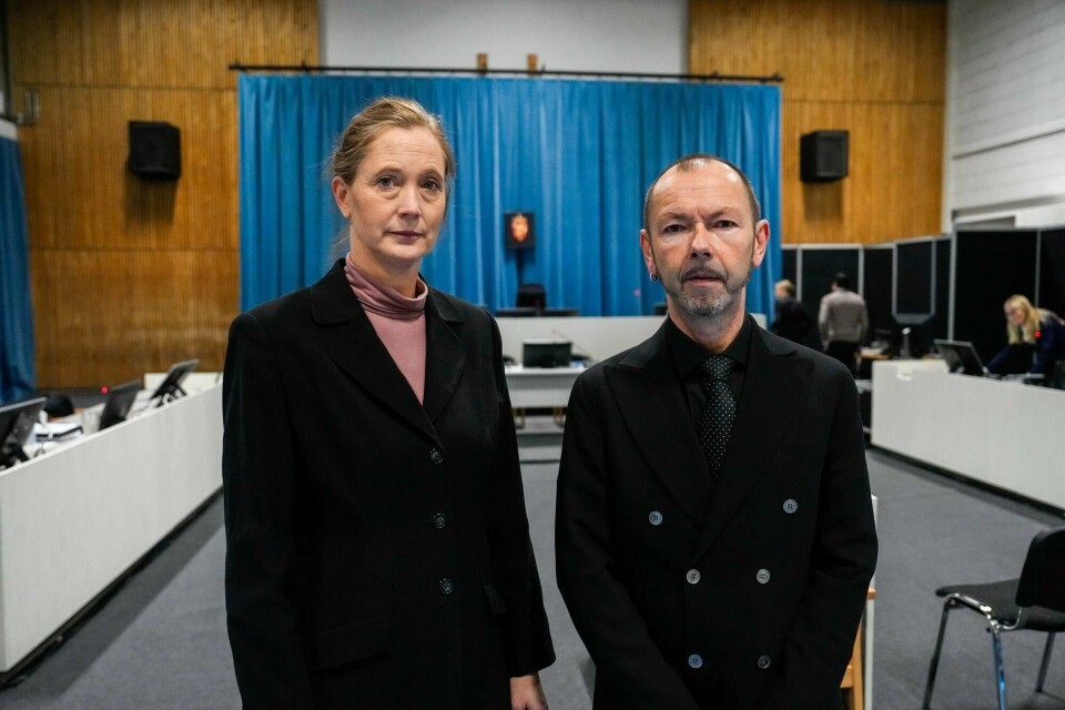 Sakkyndige Pia Jorde Løvgren og Kåre Nonstad i rettssalen i Ringerike fengsel under rettssaken mot Anders Behring onsdag. Sakkyndige Pia Jorde Løvgren og Kåre Nonstad i rettssalen i Ringerike fengsel under rettssaken mot Anders Behring onsdag.