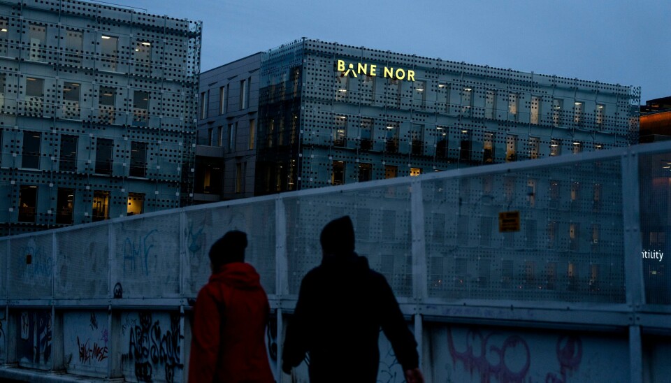 Risikoen er høy for økte kostnader og forsinkelser etter at et myndighetsvedtak fører til at Bane Nor må rydde opp blant ukvalifiserte fagfolk. Risikoen er høy for økte kostnader og forsinkelser etter at et myndighetsvedtak fører til at Bane Nor må rydde opp blant ukvalifiserte fagfolk. Foto: Javad Parsa / NTB