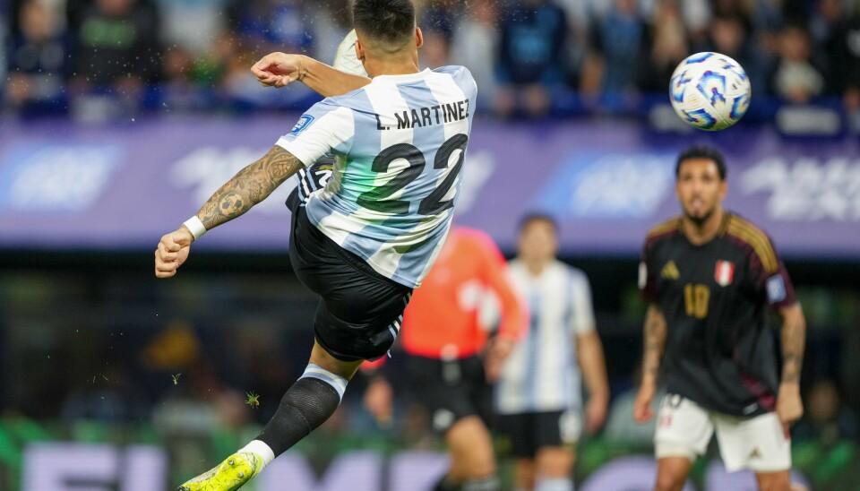 Lautaro Martínez scoret et nydelig mål da Argentina slo Peru i Buenos Aires tirsdag. Lautaro Martínez scoret et nydelig mål da Argentina slo Peru i Buenos Aires tirsdag. Foto: Natacha Pisarenko / AP / NTB