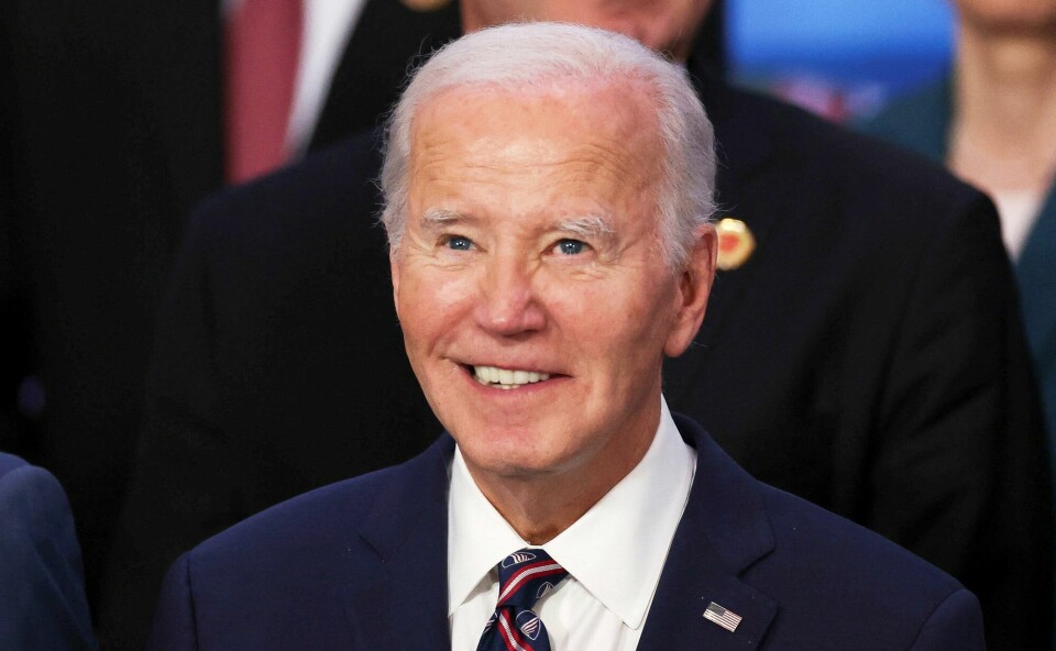 President Joe Biden mistet fokus på grunnleggende saker som inflasjon og immigrasjon. Grensesituasjonen i sør ble ikke håndtert effektivt, og en omfattende stimuleringspakke tidlig i presidentperioden bidro til prisøkningene, mener Anders Breidlid. På bildet er Biden på G20-toppmøtet i Brasil nylig. Joe Biden, G20 toppmøte i Rio de Janeiro