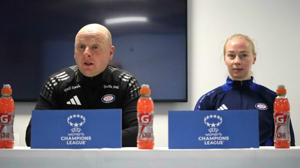 Vålerenga-trener Nils Lexerød mener at de også på kvinnesiden nærmer seg en maksgrense for antallet kamper med tanke på belastningen på hans spillere. Her sammen med Sara Hørte på onsdagens pressekonferanse. Vålerenga-trener Nils Lexerød mener at de også på kvinnesiden nærmer seg en maksgrense for antallet kamper med tanke på belastningen på hans spillere. Her sammen med Sara Hørte på onsdagens pressekonferanse.