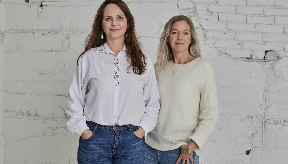 Regissør Cecilie Mosli skal lage julefilm for hele familien av Maja Lundes (til høyre) og Lisa Aisatos bestselgende barnebok «Snøsøsteren». Filmen skal ha premiere på Netflix i 2024. Regissør Cecilie Mosli skal lage julefilm for hele familien av Maja Lundes (til høyre) og Lisa Aisatos bestselgende barnebok «Snøsøsteren». Filmen skal ha premiere på Netflix i 2024.