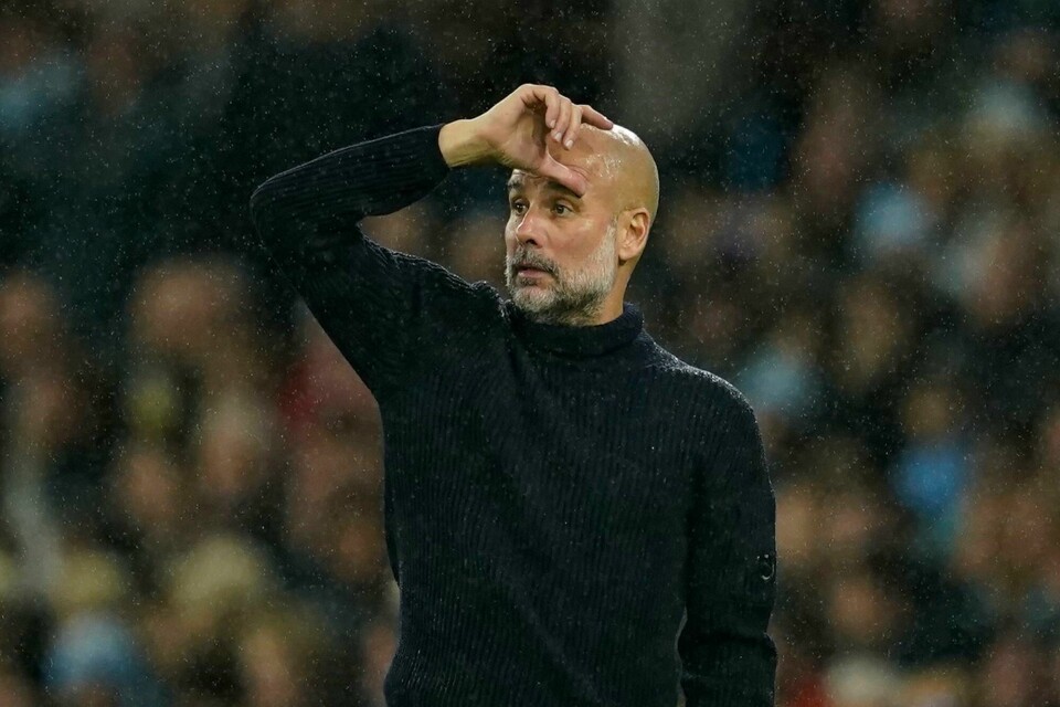 Pep Guardiolas Manchester City trøbler stort om dagen Pep Guardiolas Manchester City trøbler stort om dagen. Foto: Dave Thompson / AP / NTB