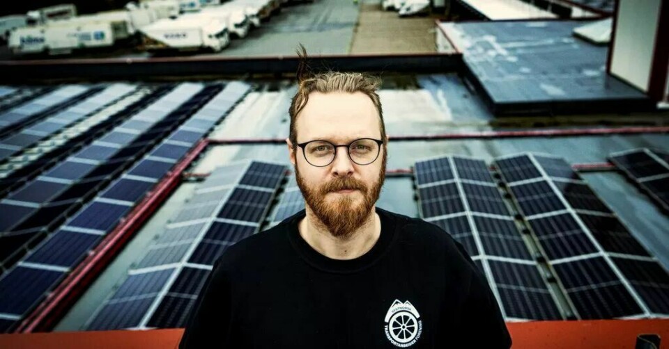 Bård Eggen er lagerarbeider på Asko. Bård Eggen er lagerarbeider på Asko.