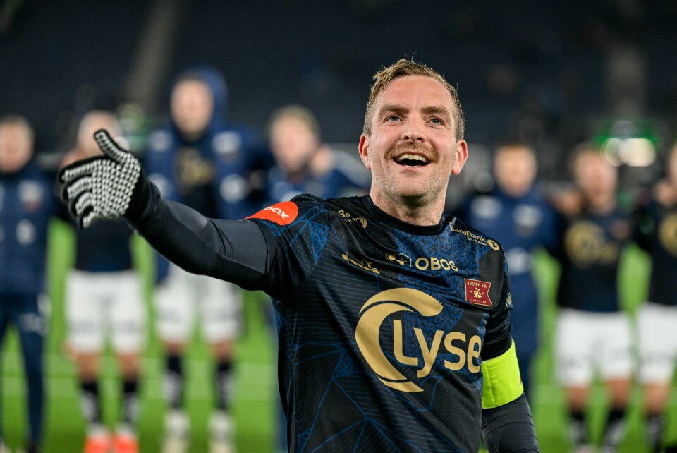 Kristoffer Løkberg fikk bære kapteinsbindet og scoret i avskjedskampen på SR-Bank Arena da Viking sikret medalje Kristoffer Løkberg fikk ta et flott farvel med hjemmesupporterne til Viking lørdag. Foto: Carina Johansen / NTB
