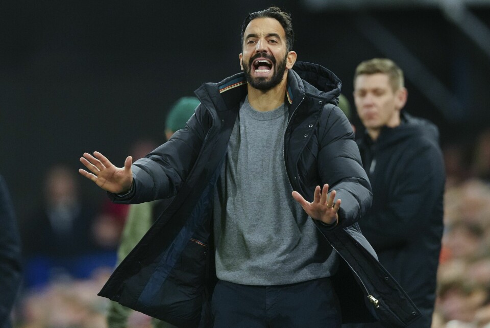 Ruben Amorim i aksjon på sidelinjen mot Ipswich i sin første kamp som United-manager. Ruben Amorim i aksjon på sidelinjen mot Ipswich. Foto: Dave Shopland / AP / NTB