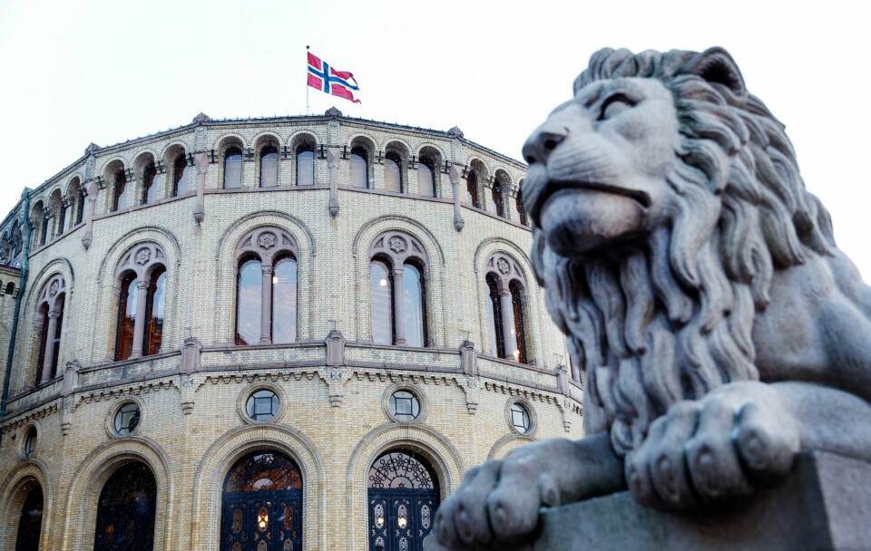 Statsministeren møter de parlamentariske lederne på Stortinget tirsdag for å diskutere Ukraina-støtten. I dag legger Stortingets kontrollkomité frem sin konklusjon etter alle habilitetsskandalene i fjor. Foto: Gorm Kallestad / NTB