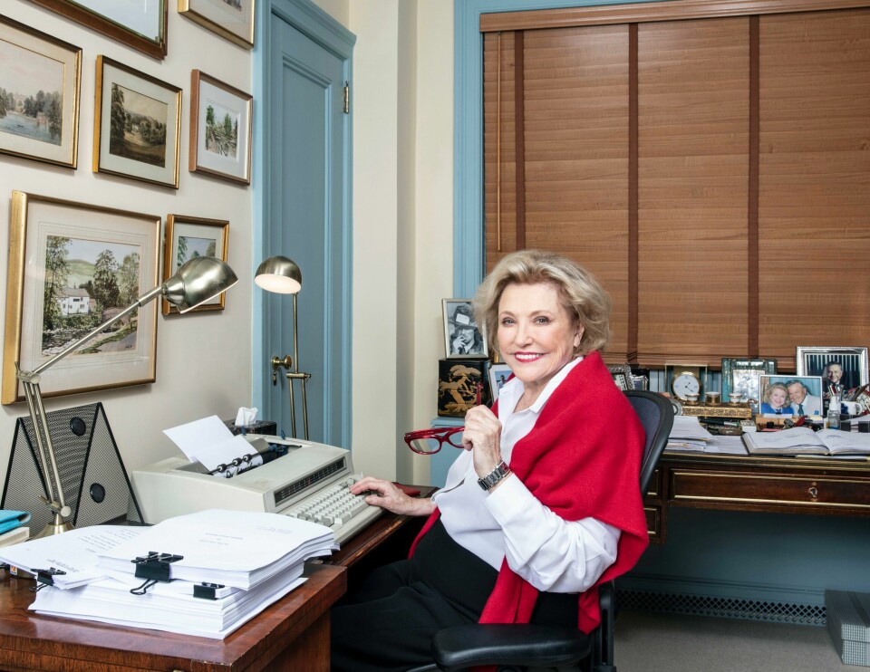 Barbara Taylor Bradford, som gikk bort søndag, startet som journalist, men ble en bestselgende forfatter. Barbara Taylor Bradford, som gikk bort søndag, startet som journalist, men ble en bestselgende forfatter. Foto: Caroll Taveras/Bradford Enterprises/AP/NTB