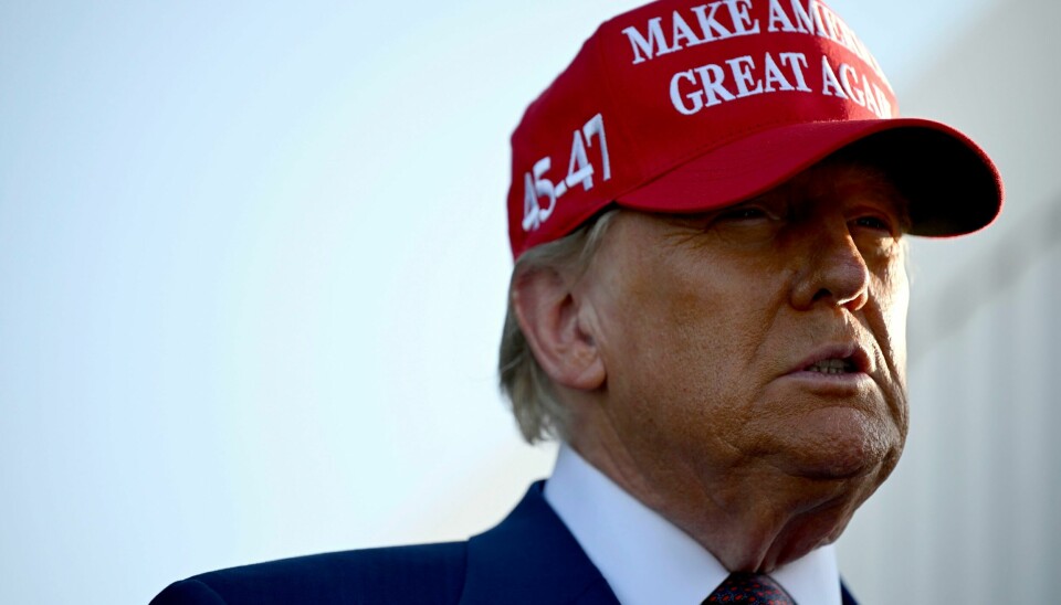 Påtroppende president Donald Trump varsler toll på varer fra Canada, Mexico og Kina. Påtroppende president Donald Trump takker Gaetz for å unngå å bli en distraksjon for Trumps nye administrasjon. Foto: Brandon Bell / Pool via AP / NTB