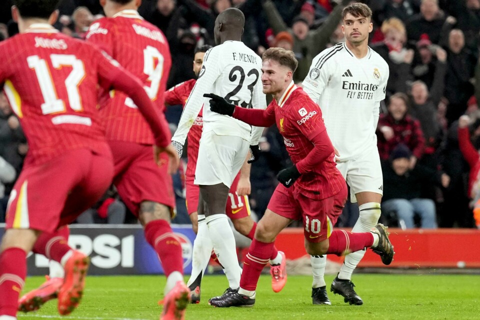 Alexis MacAllister satte inn 1-0 på Anfield. Alexis Mac Allister satte inn 1-0 på Anfield. Foto: Jon Super / AP / NTB