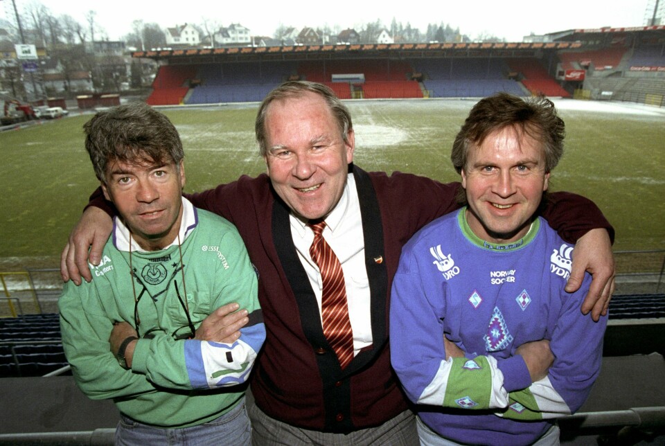Odd Flattum (midten) fra tiden som fotballpresident. Her sammen med Egil «Drillo» Olsen (t.v.) og Even Pellerud. Odd Flattum (midten) fra tiden som fotballpresident. Her sammen med Egil 'Drillo' Olsen (t.v.) og Even Pellerud. Foto: Aleksander Norddahl / NTB