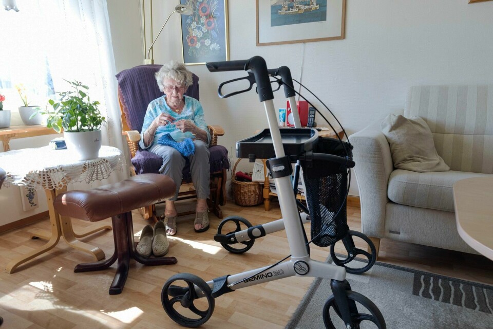 For mange er det ikke bare å flytte til en lettstelt, sentral og aldersvennlig leilighet – særlig ikke i distriktene, skriver Helga Hjetland. (Illustrasjonsfoto) For mange er det ikke bare å flytte til en lettstelt, sentral og aldersvennlig leilighet – særlig ikke i distriktene, skriver Helga Hjetland. (Illustrasjonsfoto)