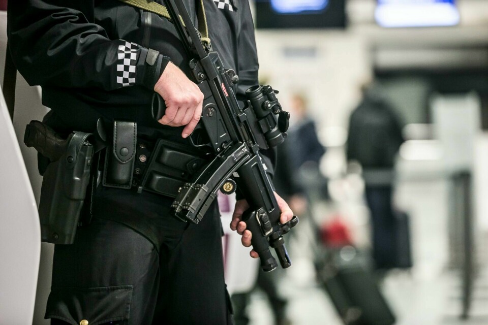 Det er besluttet nasjonal bevæpning av innsatspersonell i politiet i julen fra 20. desember til 2. januar. Væpnet politi