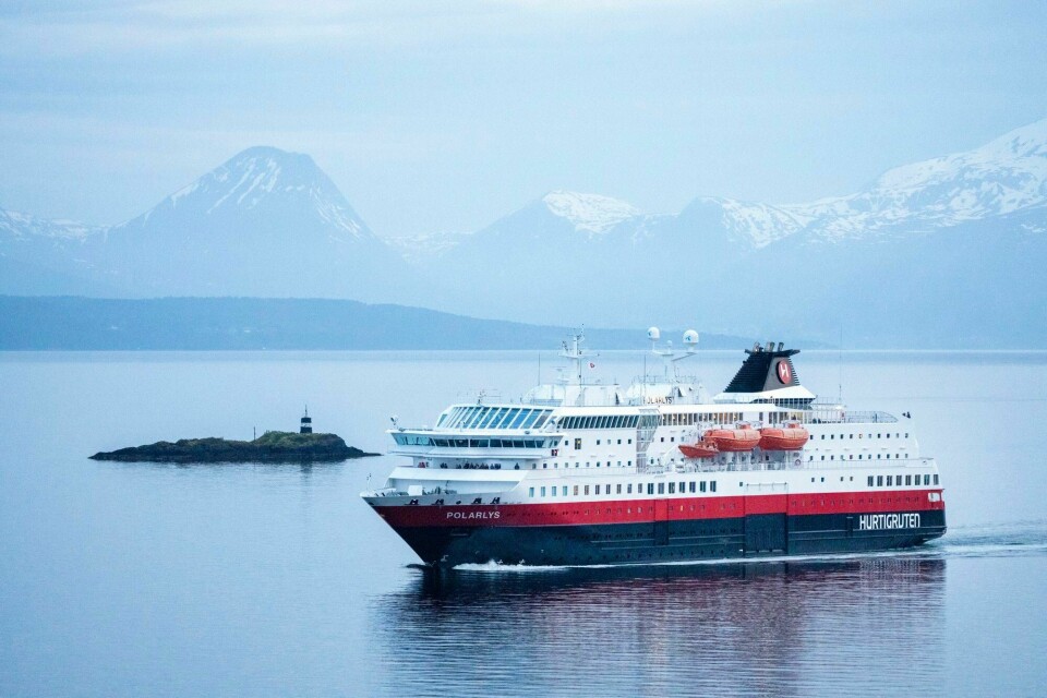 Hurtigruten opplyser torsdag kveld at de er kjøpt opp. Hurtigruten opplyser torsdag kveld at de er kjøpt opp