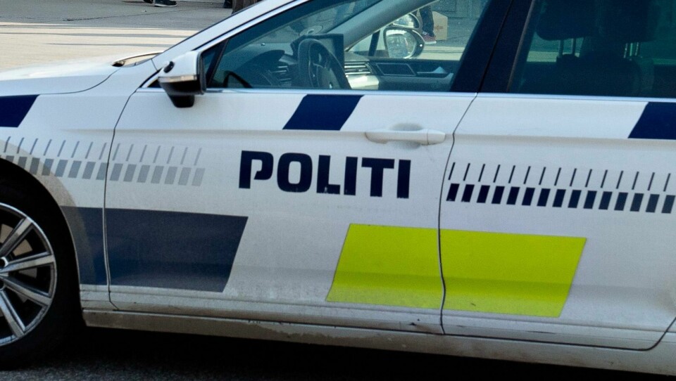 Illustrasjonsfoto. Politi ved Aalborg Tekniske Skole på Øster Uttrups vej i Aalborg efter bombetrussel.