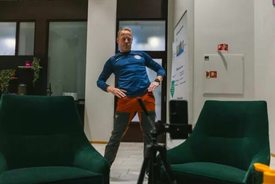 Tre ganger i uka holder Bjørnestad en digital kontorstrekk via Teams. Der kan ansatte som har tid og lyst koble seg opp og være med for fem eller ti minutter med strekk. Tre ganger i uka holder Bjørnestad en digital kontorstrekk via Teams. Der kan ansatte som har tid og lyst koble seg opp og være med for fem eller ti minutter med strekk.