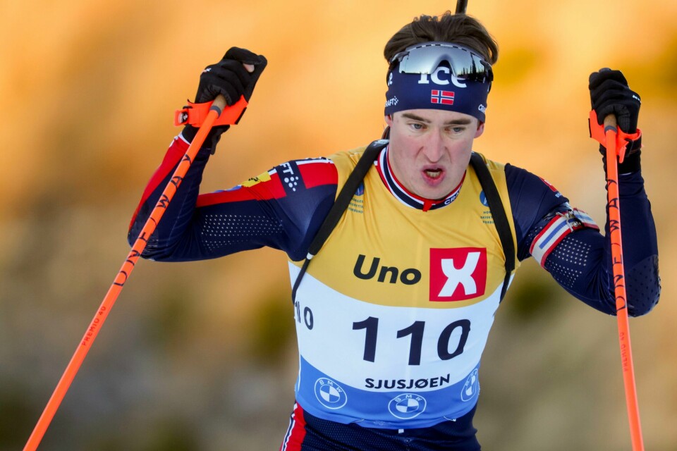 En utrolig sisterunde fra Vebjørn Sørum ordnet seier for det norske laget på blandet stafett i verdenscupåpningen i skiskyting i finske Kontiolahti lørdag. Her fra Sjusjøen Vebjørn Sørum gikk sisteetappen for Norge på miksstafetten i Kontiolahti lørdag. Her fra Sjusjøen tidligere i måneden. Foto: Geir Olsen / NTB