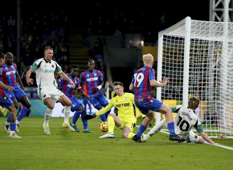 Crystal Palace så ut til å gå mot et surt tap for Newcastle etter selvmål og kjempemiss, men reddet 1-1 på tampen Crystal Palace så ut til å gå mot et surt tap for Newcastle etter selvmål og kjempemiss, men reddet 1-1 på tampen. Foto: Ben Whitley / PA via AP / NTB