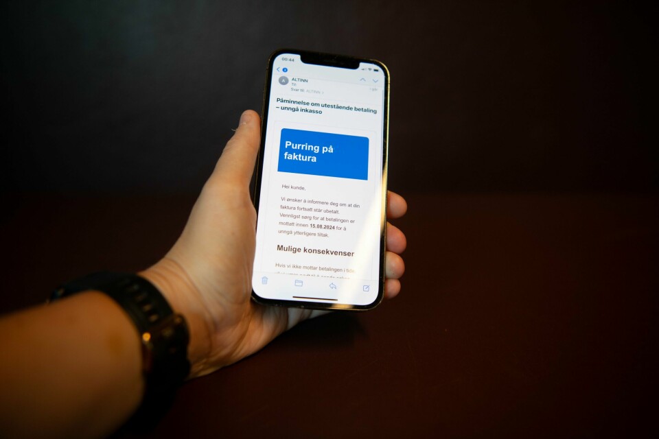 Det kan koste deg dyrt dersom du ikke er oppmerksom på eposter og tekstmeldinger som ber deg oppgi privat informasjon. Et eksempel på svindelmeldning som Digdir varsler om fredag. Foto: Annika Byrde / NTB