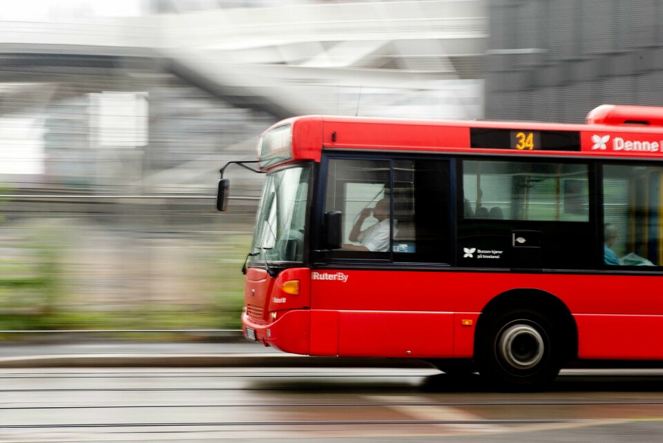 22 bussavganger på linje 24 og 71 innstilles fra og med tirsdag på grunn av mangel på busser. (Illustrasjonsfoto) Kollektivtrafikken er nesten tilbake til nivåene før pandemien, opplyser Ruter. Foto: Jon Olav Nesvold / NTB