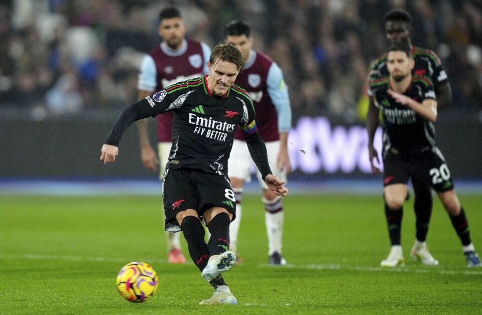 Arsenal og Martin Ødegaard skal møte Manchester United. Arsenal og Martin Ødegaard skal møte Manchester United. Foto: Mike Egerton/PA via AP / NTB