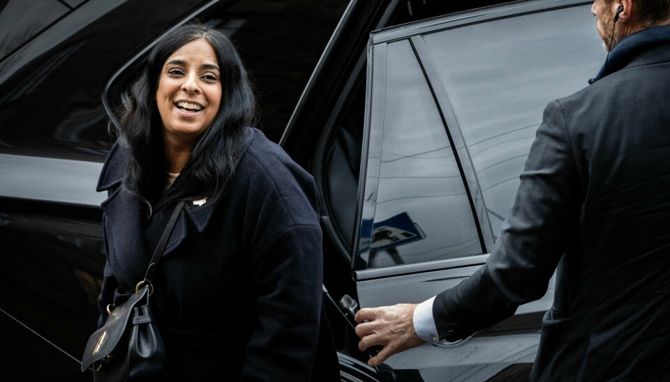 Arbeiderpartiets toppkandidat i Hordaland, kultur- og likestillingsminister Lubna Jaffery (Ap), vil få god plass i bilen til seg og sine medrepresentanter fra Ap i Hordaland dersom meningsmålingen blir valgresultat. Arkivfoto. Arbeiderpartiets toppkandidat i Hordaland, kultur- og likestillingsminister Lubna Jaffery (Ap), vil få god plass i bilen til seg og sine medrepresentanter fra Ap i Hordaland dersom meningsmålingen blir valgresultat. Arkivfoto. Foto: Ole Berg-Rusten / NTB