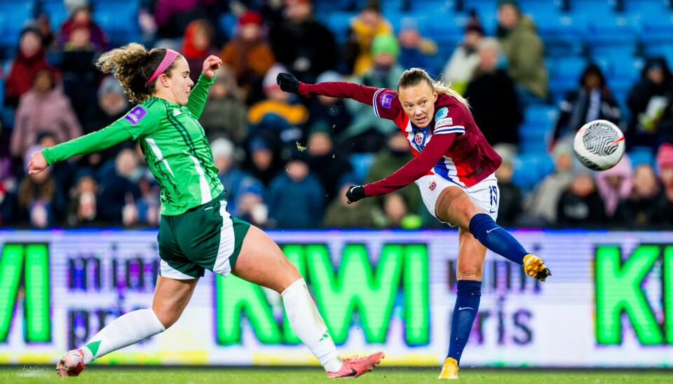 Synne Jensen scorer 3-0-målet mot Nord-Irland etter et snaut kvarter på banen i sin første landskamp på tre og et halvt år Synne Jensen scorer 3-0-målet mot Nord-Irland etter et snaut kvarter på banen i sin første landskamp på tre og et halvt år. Foto: Fredrik Varfjell / NTB