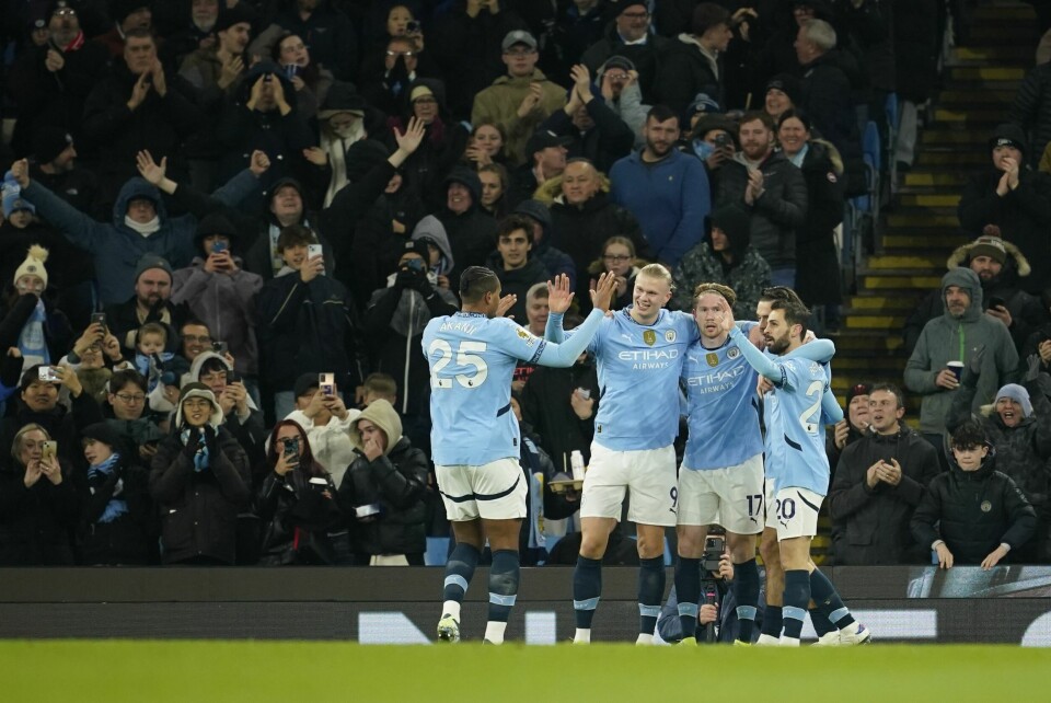 Omsider fikk Manchester City noe å feire igjen sammen med tilhengerne. Etter sju seiersløse kamper, hvorav seks ble tapt, kom den etterlengtede seieren mot Nottingham Forest. Omsider fikk Manchester City noe å feire igjen sammen med tilhengerne. Etter sju seiersløse kamper, hvorav seks ble tapt, kom den etterlengtede seieren mot Nottingham Forest. Foto: Dave THompson, AP / NTB