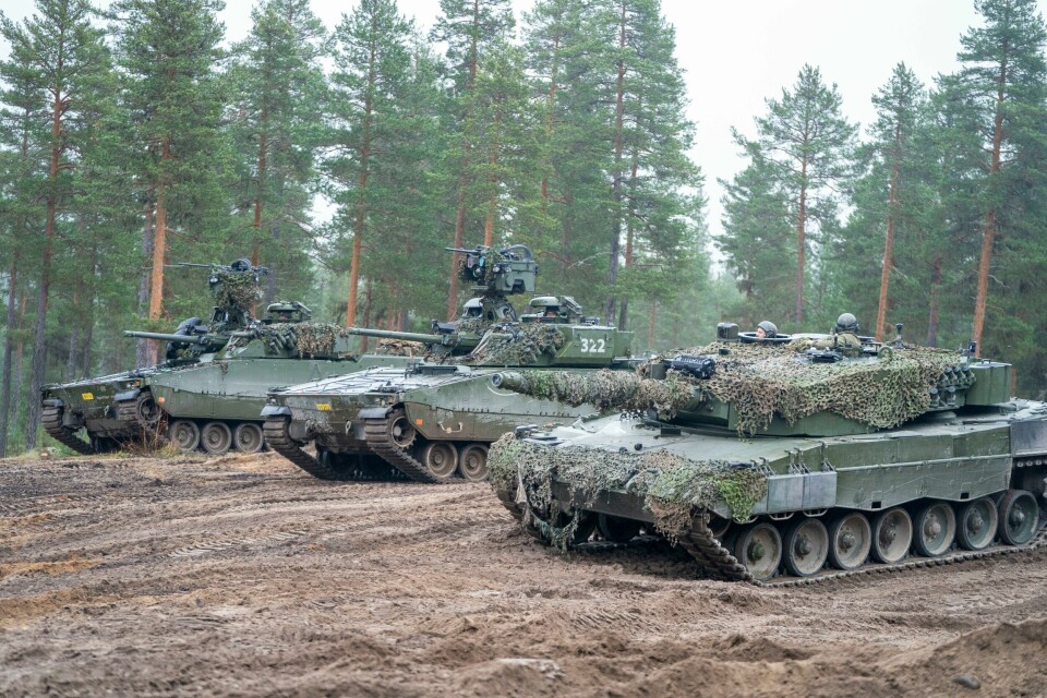 Danmark skal kjøpe 115 stormpanservogner av typen CV90 fra Sverige. Samme type benyttes av det norske forsvaret (bildet). Norske CV90 fotografert ved Rena leir. Nå har Tsjekkia bestilt over 200 av den samme stridsvognen. Arkivfoto: Terje Pedersen / NTB