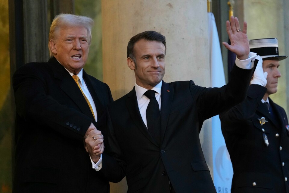 Frankrikes president Emmanuel Macron tok lørdag imot USAs påtroppende president Donald Trump i Elyseepalasset i Paris. Møtet skjer på sidelinjen av den storstilte gjenåpningen av Notre-Dame-katedralen. Frankrikes president Emmanuel Macron tok lørdag imot USAs påtroppende president Donald Trump i Elyseepalasset i Paris. Møtet skjer på sidelinjen av den storstilte gjenåpningen av Notre-Dame-katedralen. Foto: Aurelien Morissard / AP / NTB