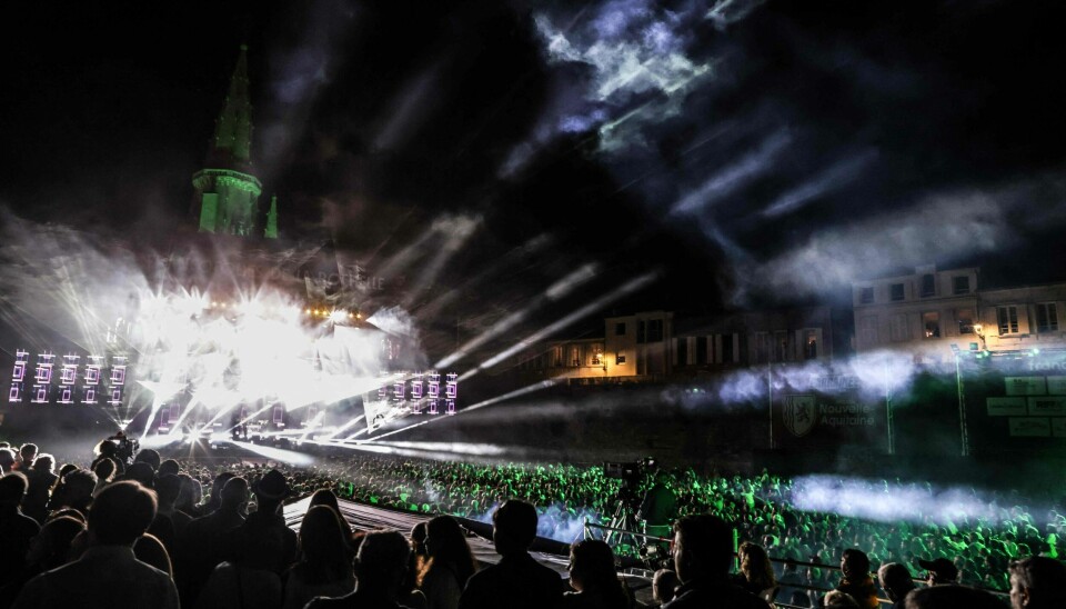 Jean-Michel Jarre er kjent for sine spektakulære lysshow. Her fra en konsert i la Rochelle i sommer. .