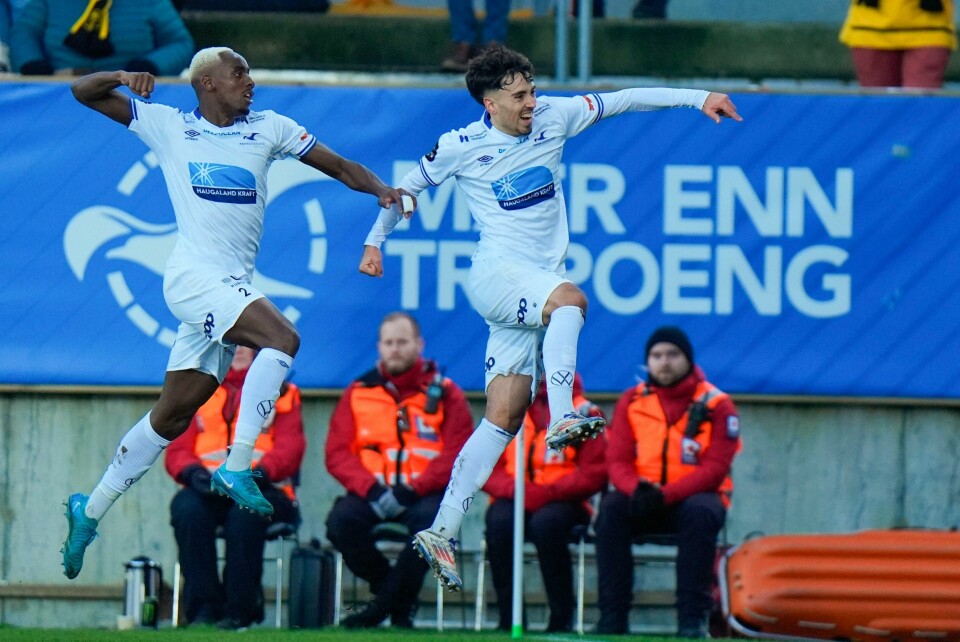Haugesund kunne feire fornyet plass i Eliteserien søndag. Sebastian Tounekti (t.h.) var en stor grunn til det. Haugesund kunne feire fornyet plass i Eliteserien søndag. Sebastian Tounekti (t.h.) var en stor grunn til det. Foto: Jan Kåre Ness / NTB
