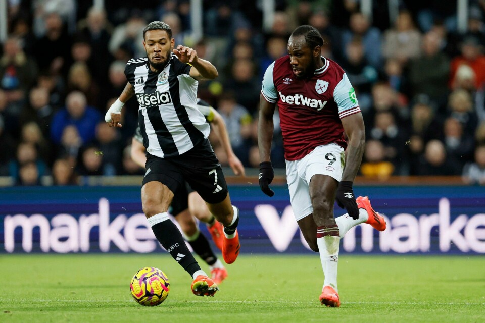 Premier League-spiss Michail Antonio (til høyre) var lørdag involvert i en bilykke, opplyser West Ham på X. Premier League-spiss Michail Antonio (til høyre) var lørdag involvert i en bilykke, opplyser West Ham på X. Foto: Richard Sellers / AP / NTB