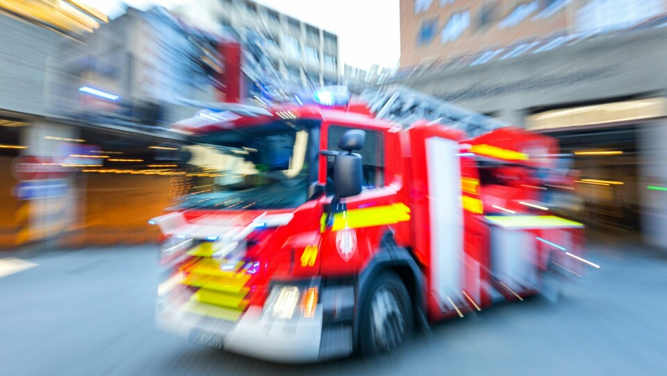 Illustrasjonsfoto Brannbil under utrykning. I fjor var over halvparten av brannvesenets utrykninger til falske alarmer. Illustrasjonsfoto: Gorm Kallestad / NTB