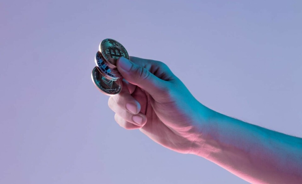 Kjøper du krypto? Bilde av hånd