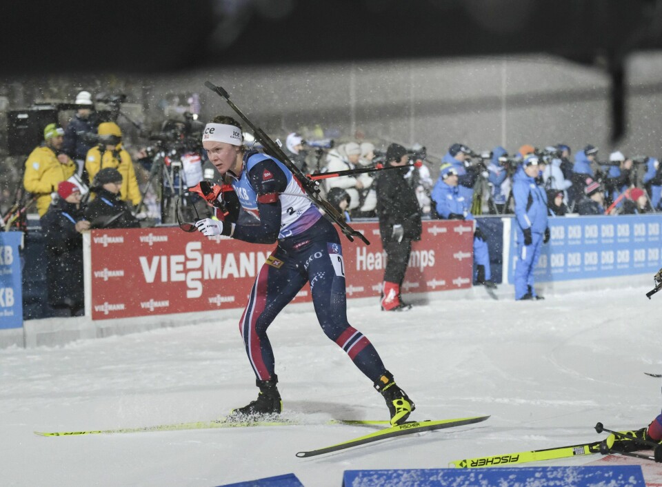 Karoline Knotten i et Kontiolahti-renn sist uke. Karoline Knotten gikk på det norske stafettlaget som ble nummer tre i kvinnestafetten. Foto: Minna Raitavuo, Lehtikuva via AP / NTB