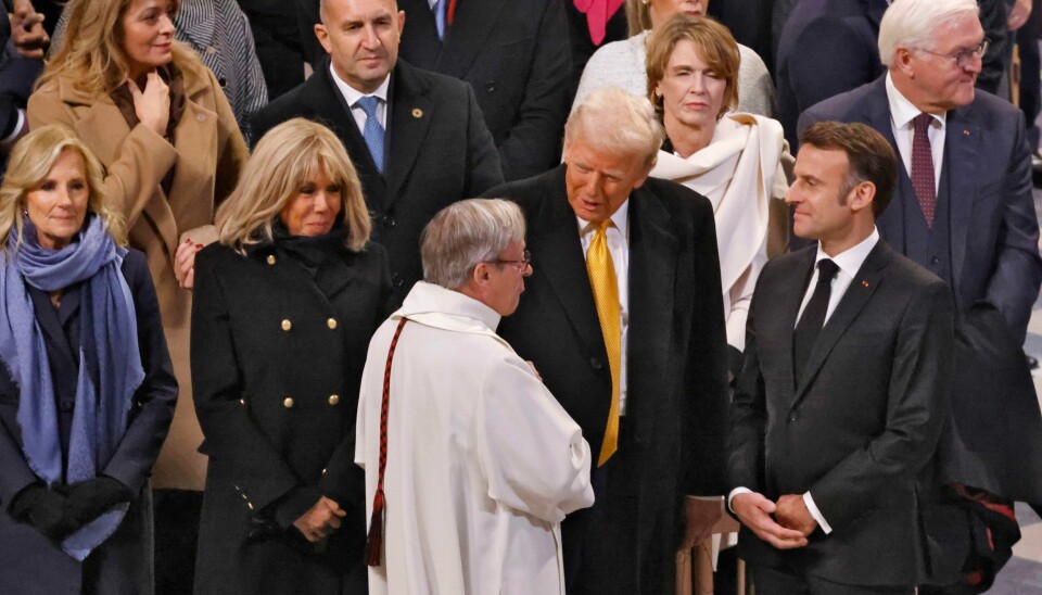 Den politiske hverdagen er tilbake for president Emmanuel Macron som i helgen var vert for mange utenlandske statsledere under gjenåpningen av Notre-Dame-katedralen. Her med Donald Trump på første rad. Den politiske hverdagen er tilbake for president Emmanuel Macron som i helgen var vert for mange utenlandske statsledere under gjenåpningen av Notre-Dame-katedralen. Her med Donald Trump på første rad. Foto: Ludovic Marin, Pool via AP / NTB