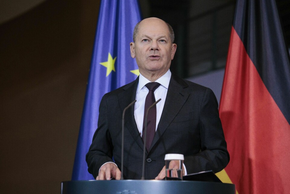 Tysklands statsminister Olaf Scholz ber om at det neste uke holdes mistillitsvotering i Forbundsdagen. Deretter er det trolig duket for nyvalg i februar. Tysklands statsminister Olaf Scholz ventes onsdag å stille kabinettsspørsmål i Forbundsdagen. Deretter er det trolig duket for nyvalg i februar. Foto: Carsten Koall / DPA via AP / NTB