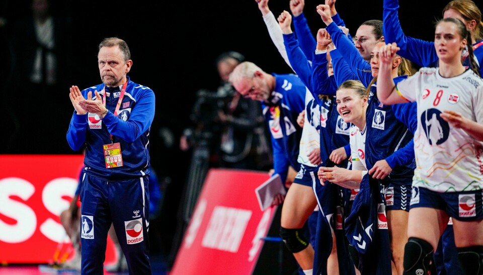 Norges landslagssjef Thorir Hergeirsson under hovedrundekampen i håndball-EM for kvinner mellom Sveits og Norge i Wiener Stadthalle. Norges landslagssjef Thorir Hergeirsson under hovedrundekampen i håndball-EM for kvinner mellom Sveits og Norge i Wiener Stadthalle.Foto: Beate Oma Dahle / NTB