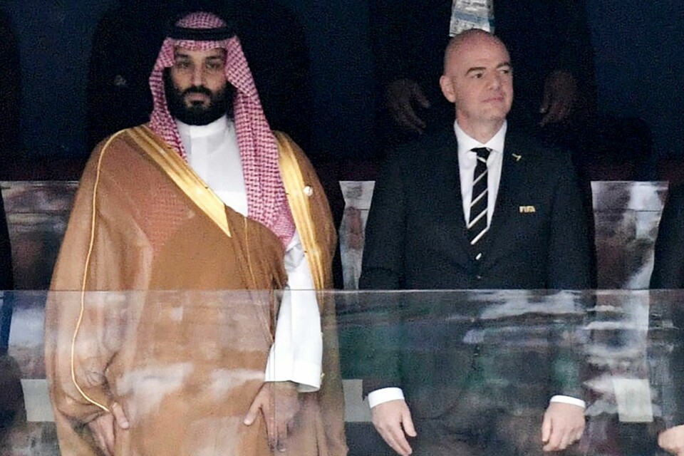 Både Fifa-president Gianni Infantino og Saudi-Arabias kronprins Mohammed bin Salman fikk det som de ville på onsdagens Fifa-kongress. Bildet er fra VM i 2018. Både Fifa-president Gianni Infantino og Saudi-Arabias kronprins Mohammed bin Salman fikk det som de ville på onsdagens Fifa-kongress. Bildet er fra VM i 2018. Foto: Aleksej Nikolskij / Sputnik, Kreml via AP / NTB