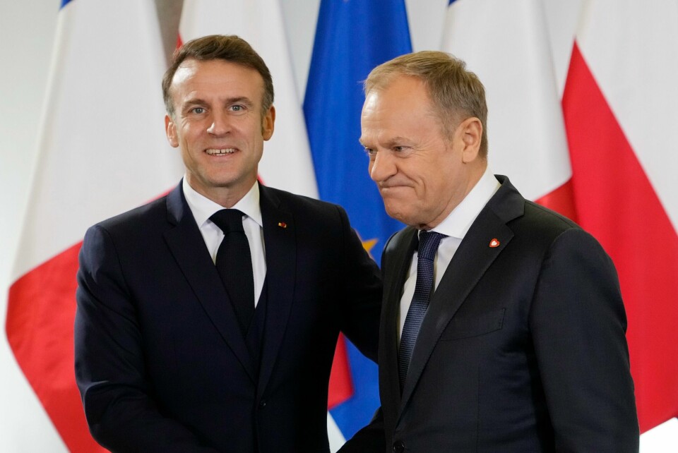 Frankrikes president Emmanuel Macron var torsdag på besøk hos Polens statsminister Donald Tusk. Frankrikes president Emmanuel Macron var torsdag på besøk hos Polens statsminister Donald Tusk. Foto: Czarek Sokolowski / AP / NTB