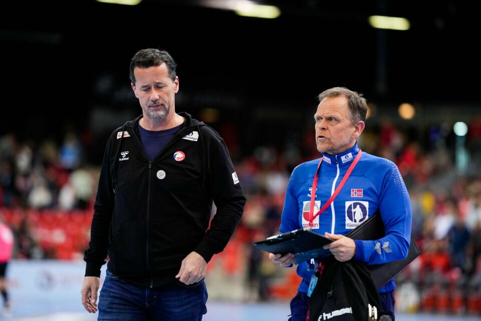 Kommende landslagssjef Ole Gustav Gjekstad var på plass da Norge møtte Nederland i oktober i oppkjøringen til EM. Kommende landslagssjef Ole Gustav Gjekstad og nåværende landslagssjef Thorir Hergeirsson under landskampen i håndball mellom Norge og Nederland i Larvik. Foto: Beate Oma Dahle / NTB