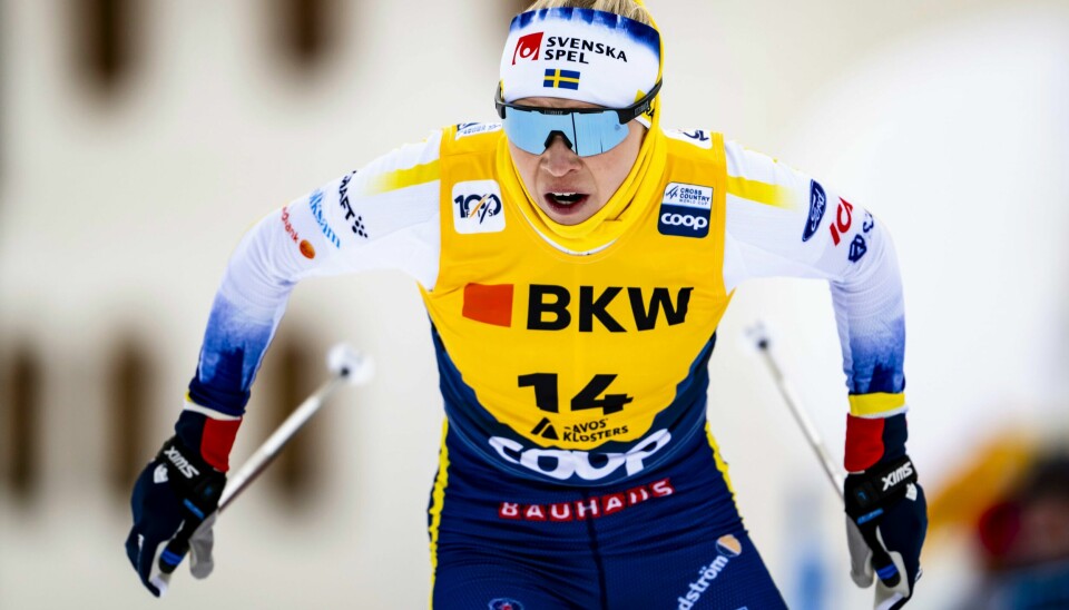 Jonna Sundling vant sprinten i Davos foran Mathilde Myhrvold og Julie Myhre. Jonna Sundling of Sweden in action during the qualification of the women's Sprint free competition at the Davos Nordic FIS Cross Country verdenscup, in Davos, Switzerland, Saturday, Dec. 14, 2024. (Jean-Christophe Bott/Keystone via AP)