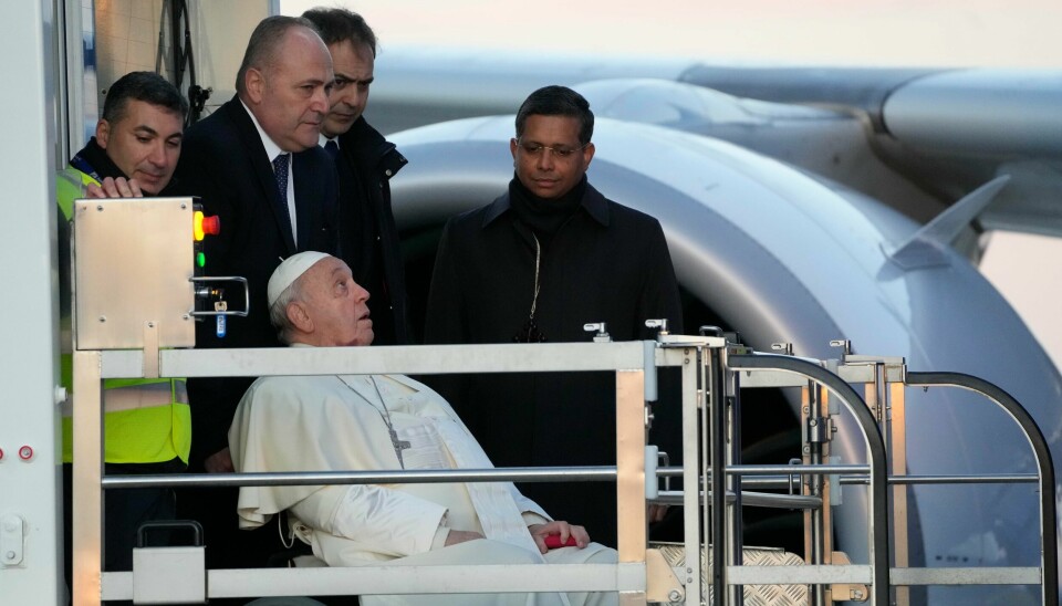 Pave Frans fotografert idet han reiste fra Roma søndag morgen. Pave Frans fotografert idet han reiste fra Roma søndag morgen. Foto: Gregorio Borgia / AP / NTB