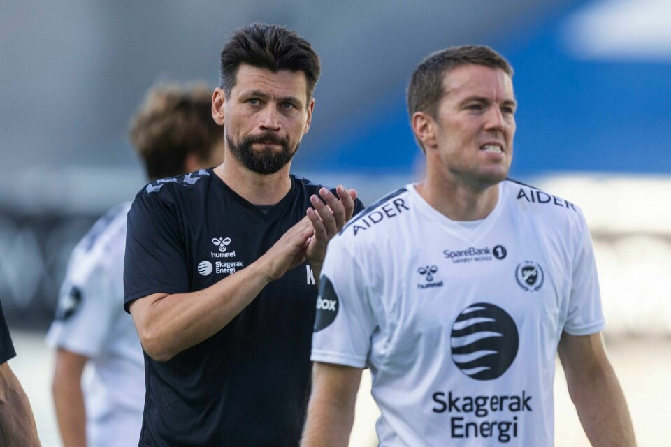 Espen Ruud legger opp. Årets Odd-trener Kenneth Dokken (t.v.) er ferdig i klubben. Espen Ruud legger opp. Årets Odd-trener Kenneth Dokken (t.v.) er ferdig i klubben.