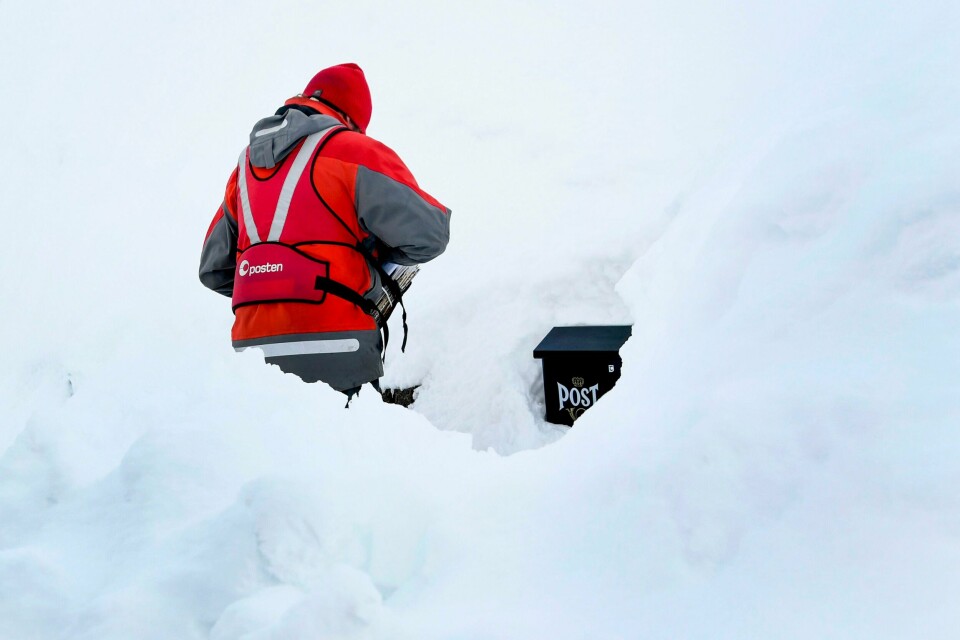 Snart kan opp til 3000 postbud bli overflødige og du må selv hente posten. En nødvendig utvikling, mener Dagsavisen. .