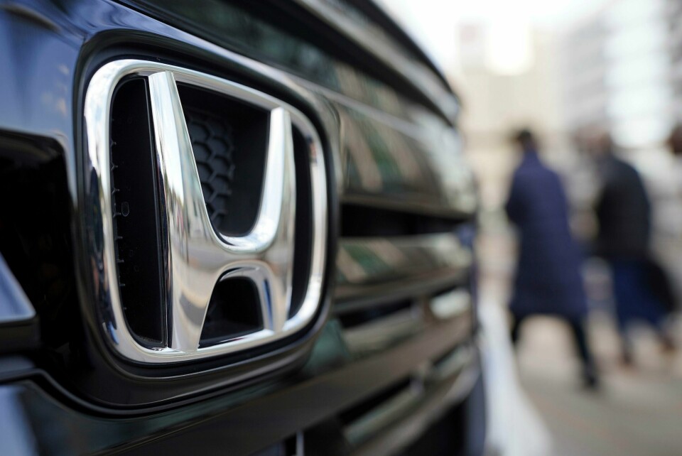 En Honda i et utstillingslokale i Tokyo i 2022. Honda og Nissan vurderer fusjon, ifølge Nikkei. Foto: Eugene Hoshiko / AP / NTB En Honda i et utstillingslokale i Tokyo i 2022. Honda og Nissan vurderer fusjon, ifølge Nikkei. Foto: Eugene Hoshiko / AP / NTB