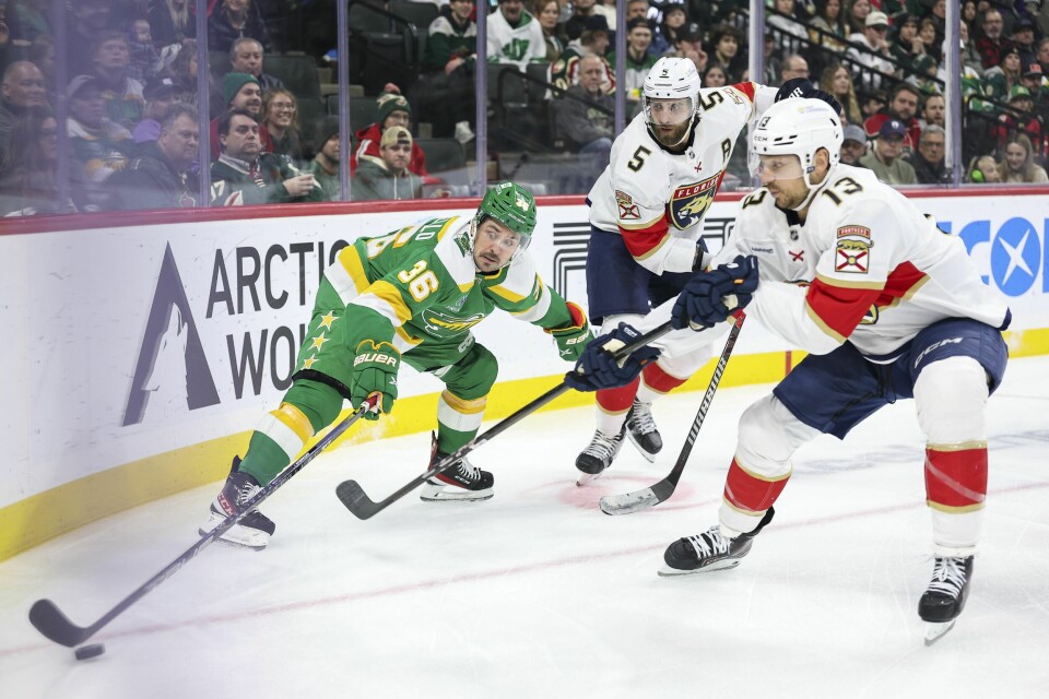 Minnesota Wild og Mats Zuccarello fikk bank av Florida Panthers natt til torsdag. Minnesota Wild og Mats Zuccarello fikk bank av Florida Panthers natt til torsdag. (AP Photo/Matt Krohn)